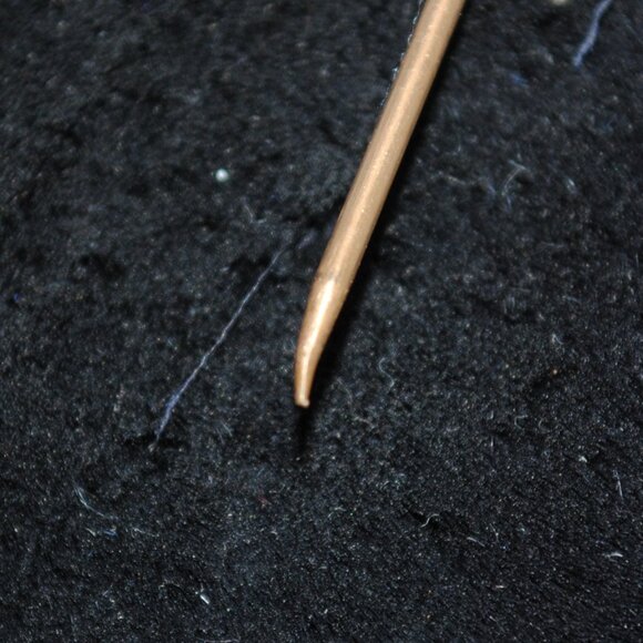 Antique Amethyst Glass Cabochon Stick Pin with White Enamel & Seed Pearls - Picture 7 of 8